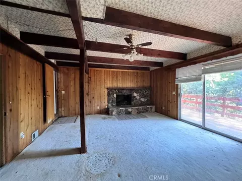 Living - 23865 Lakeview, Crestline, CA 92325 photo 7 of 10