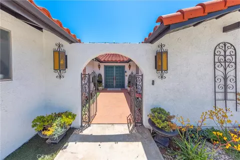 Exterior - 31050 Bedford, Redlands, CA 92373 photo 5 of 27