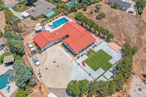 View/Area - 31050 Bedford, Redlands, CA 92373 photo 2 of 8