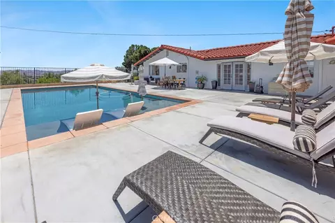 Exterior - 31050 Bedford, Redlands, CA 92373 photo 16 of 27