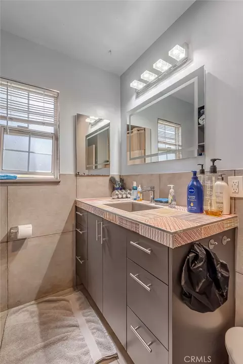 Bath - 3440 Mono Dr, Riverside, CA 92506 photo 1 of 1