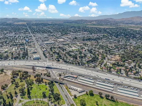 View/Area - 3440 Mono Dr, Riverside, CA 92506 photo 6 of 9