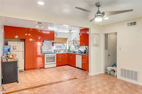 Kitchen - 3440 Mono Dr, Riverside, CA 92506 photo 4 of 4