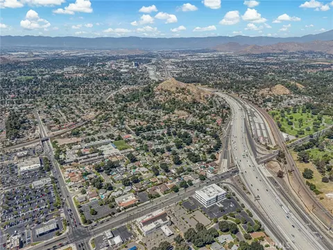View/Area - 3440 Mono Dr, Riverside, CA 92506 photo 8 of 9