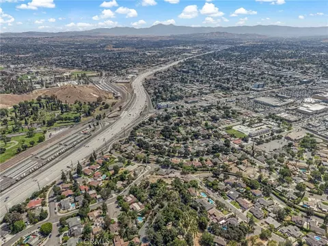 View/Area - 3440 Mono Dr, Riverside, CA 92506 photo 7 of 9