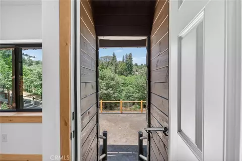 Entry Way - 567 Maple Dr, Cedar Glen, CA 92321 photo 1 of 3
