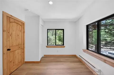 Bedroom - 567 Maple Dr, Cedar Glen, CA 92321 photo 2 of 13