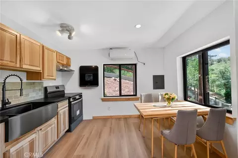 Kitchen - 567 Maple Dr, Cedar Glen, CA 92321 photo 1 of 8