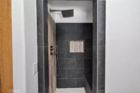 Bath - 567 Maple Dr, Cedar Glen, CA 92321 photo 10 of 10