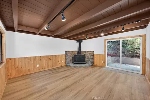 Living - 567 Maple Dr, Cedar Glen, CA 92321 photo 9 of 12