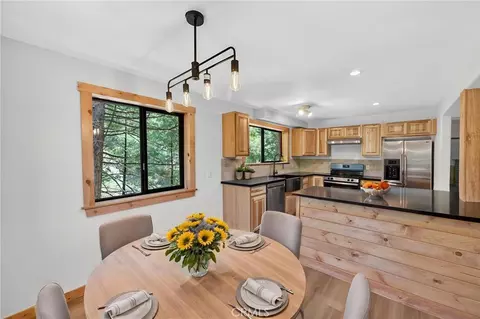 Dining - 567 Maple Dr, Cedar Glen, CA 92321 photo 2 of 2