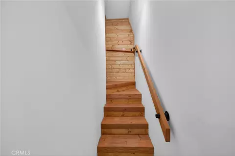 Entry Way - 567 Maple Dr, Cedar Glen, CA 92321 photo 3 of 4