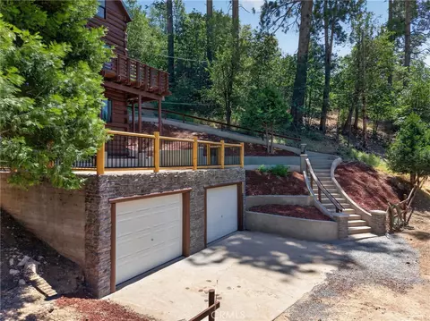 Exterior - 567 Maple Dr, Cedar Glen, CA 92321 photo 5 of 13