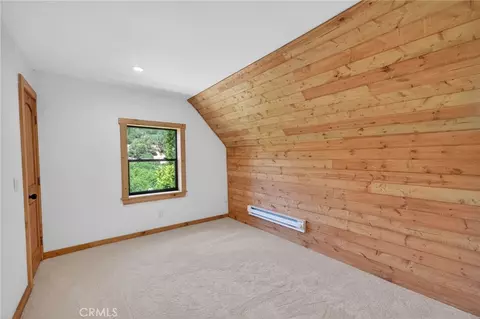 Bedroom - 567 Maple Dr, Cedar Glen, CA 92321 photo 6 of 13