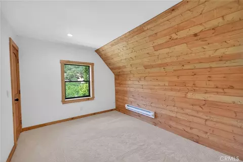 Bedroom - 567 Maple Dr, Cedar Glen, CA 92321 photo 6 of 13