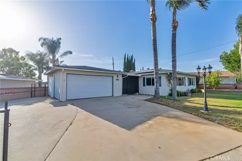 Exterior - 160 Summit Vw, Calimesa, CA 92320 photo 2 of 7
