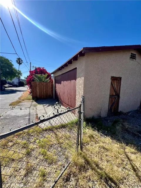 Exterior - 157 W Hanna, Colton, CA 92324 photo 9 of 11