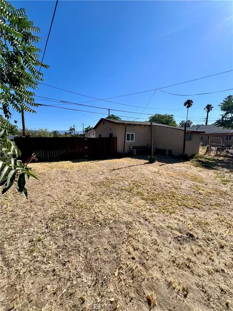 Exterior - 157 W Hanna, Colton, CA 92324 photo 7 of 11
