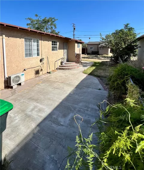 Exterior - 157 W Hanna, Colton, CA 92324 photo 2 of 11