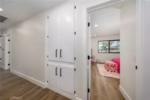 Entry Way - 1370 Edgefield, Upland, CA 91786 photo 2 of 2