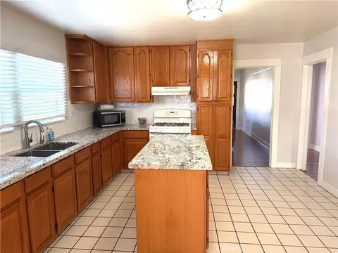 1572 Hillcrest, Riverside, CA 92501 photo 5