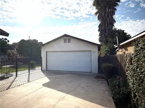 1572 Hillcrest, Riverside, CA 92501 photo 3