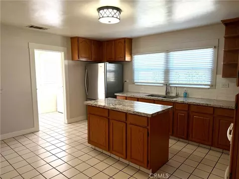 1572 Hillcrest, Riverside, CA 92501 photo 7