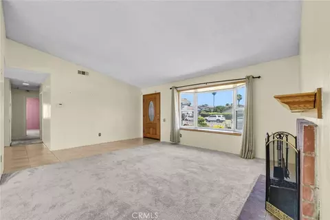Living - 896 N Arrowhead, Rialto, CA 92376 photo 3 of 7