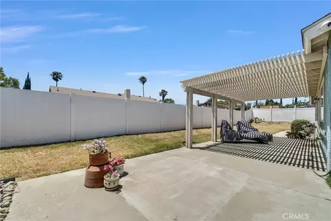 Exterior - 896 N Arrowhead, Rialto, CA 92376 photo 3 of 5