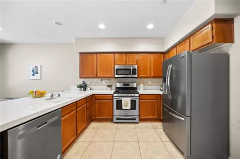 Kitchen - 3374 Wind Chime Ln, Perris, CA 92571 photo 3 of 4