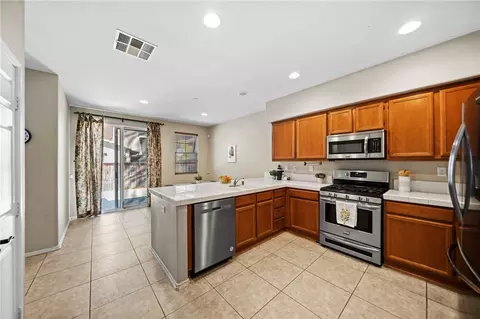 Kitchen - 3374 Wind Chime Ln, Perris, CA 92571 photo 4 of 4