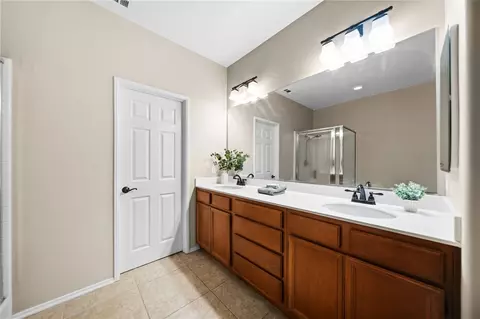 Bath - 3374 Wind Chime Ln, Perris, CA 92571 photo 3 of 6