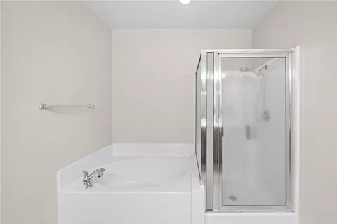 Bath - 3374 Wind Chime Ln, Perris, CA 92571 photo 4 of 6