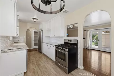 Entry Way - 8633 Garfield St, Riverside, CA 92504 photo 2 of 10