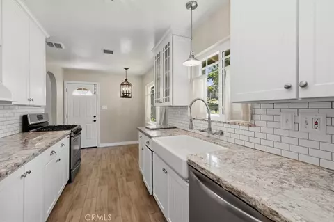 Entry Way - 8633 Garfield St, Riverside, CA 92504 photo 4 of 10