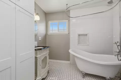 Bath - 8633 Garfield St, Riverside, CA 92504 photo 1 of 3