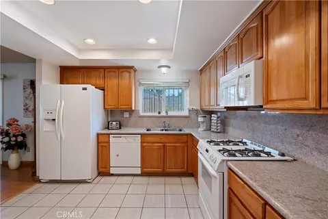 Kitchen - 1400 Terrace, Rialto, CA 92376 photo 3 of 4