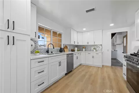 Kitchen - 21413 Weiser, Carson, CA 90745 photo 1 of 3
