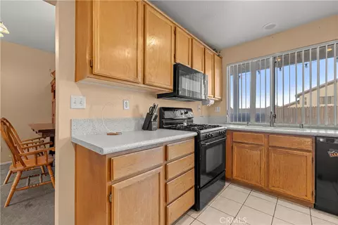 Kitchen - 9041 Berkeley, Hesperia, CA 92344 photo 2 of 3