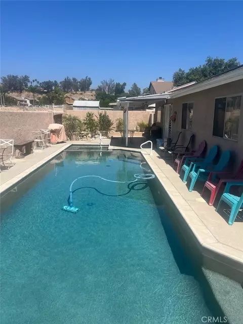 Exterior - 28450 Sycamore, Highland, CA 92346 photo 2 of 5