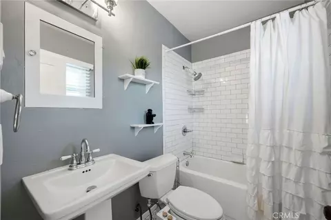 Bath - 3364 Cedar, Riverside, CA 92501 photo 2 of 2