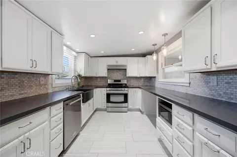 Kitchen - 3364 Cedar, Riverside, CA 92501 photo 2 of 4