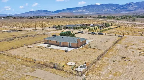 View/Area - 32480 Wren, Lucerne Valley, CA 92356 photo 4 of 12