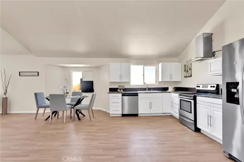 Kitchen - 32480 Wren, Lucerne Valley, CA 92356 photo 1 of 2