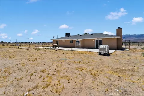 Exterior - 32480 Wren, Lucerne Valley, CA 92356 photo 7 of 9
