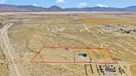 View/Area - 32480 Wren, Lucerne Valley, CA 92356 photo 8 of 12