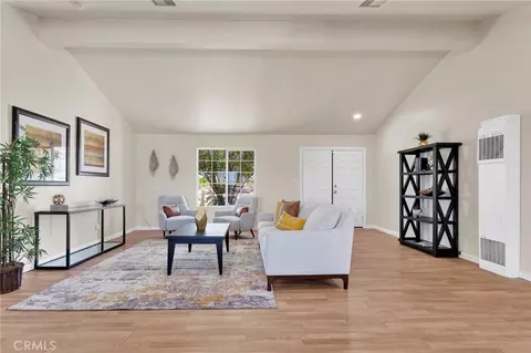 Living - 32480 Wren, Lucerne Valley, CA 92356 photo 2 of 7