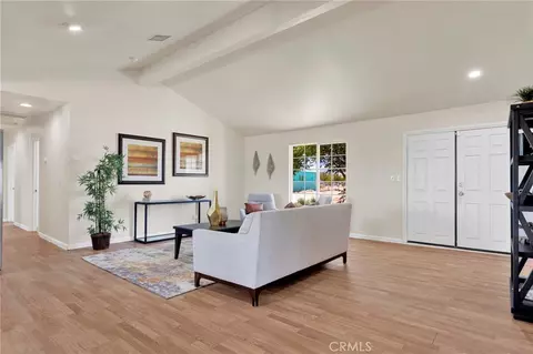 Living - 32480 Wren, Lucerne Valley, CA 92356 photo 3 of 7
