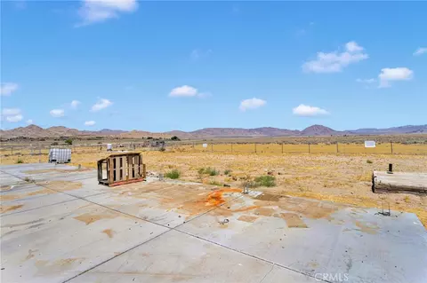 Exterior - 32480 Wren, Lucerne Valley, CA 92356 photo 5 of 9
