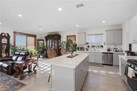 Kitchen - 7675 Orangebrook, Riverside, CA 92507 photo 2 of 2